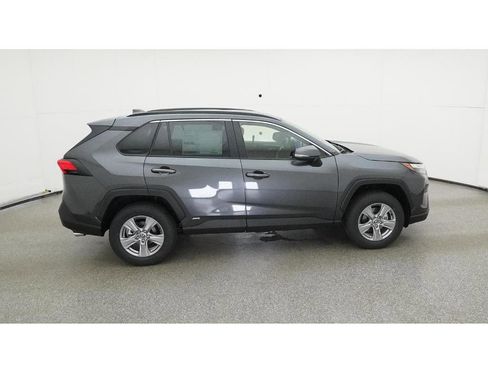 New 2025 Toyota RAV4 XLE AWD/4WD image 12
