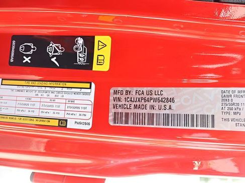 Used 2023 Jeep Wrangler Unlimited Sahara AWD/4WD image 14