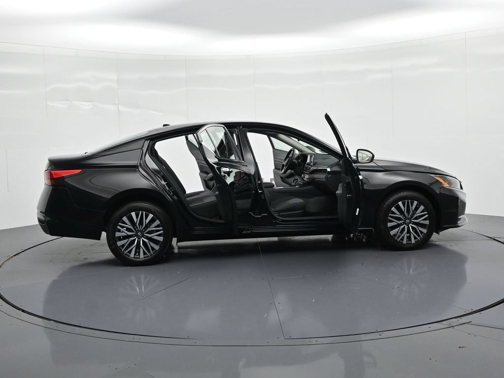 Used 2025 Nissan Altima 2.5 SV AWD/4WD image 23