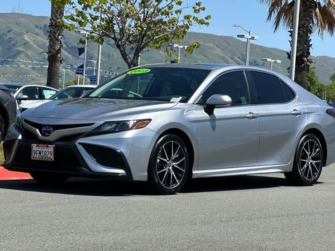 Used 2023 Toyota Camry SE w/ Audio Upgrade Package image 8