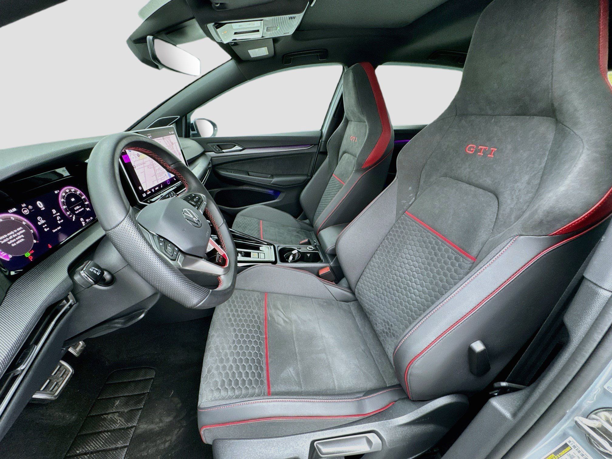 Used 2025 Volkswagen GTI SE FWD image 13