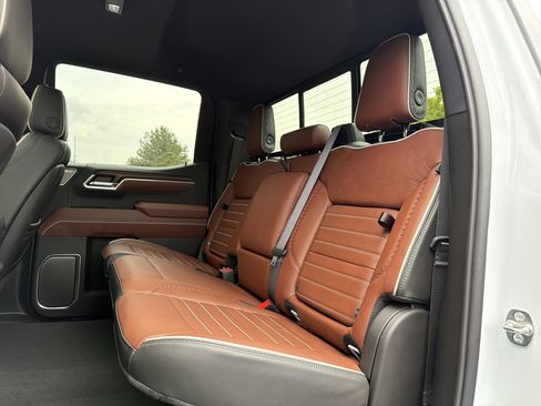 Used 2026 GMC Sierra 1500 Denali Ultimate AWD/4WD image 8