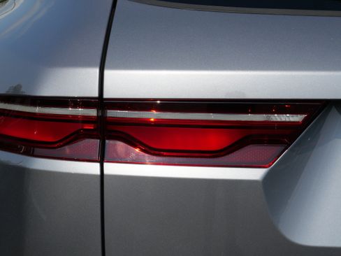Certified 2026 Jaguar F-PACE R-Dynamic S AWD/4WD image 11
