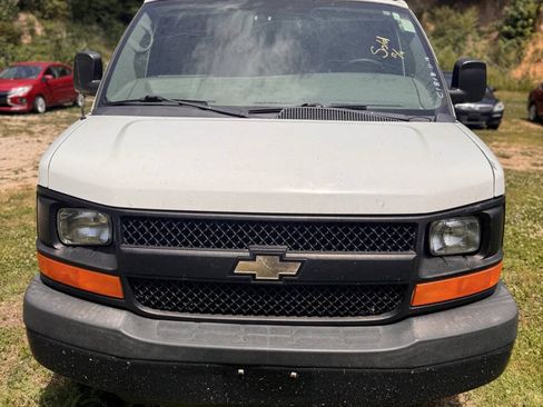 Used 2012 Chevrolet Express 1500 RWD image 14