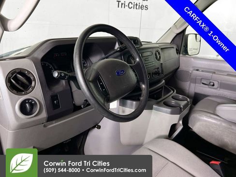 Used 2010 Ford E-250 and Econoline 250 Commercial image 3