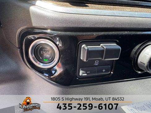 Used 2024 Chevrolet Silverado 2500 LT AWD/4WD image 27