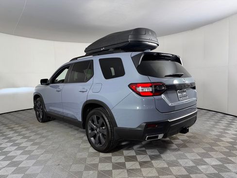 Used 2023 Honda Pilot Sport image 7