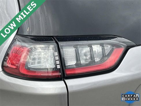 Certified 2019 Jeep Cherokee Limited image 10