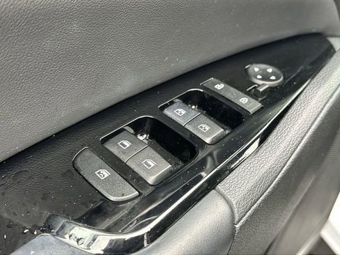 Used 2024 Kia Sportage EX image 23