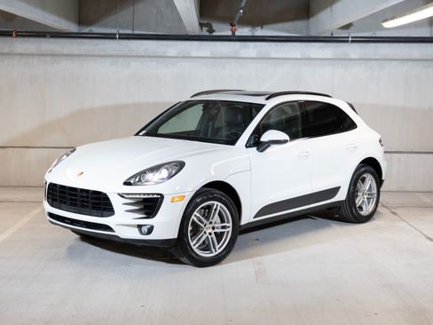 Certified 2018 Porsche Macan AWD/4WD image 1