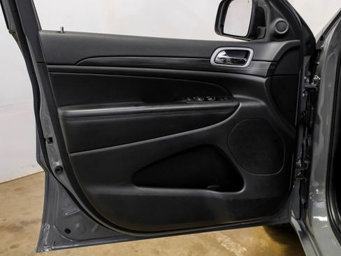 Used 2021 Jeep Grand Cherokee Laredo X image 37