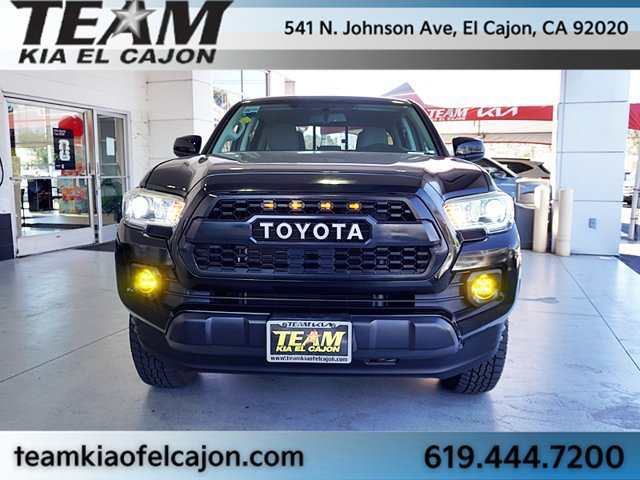 Used 2017 Toyota Tacoma SR5 w/ Tow Package AWD/4WD image 4