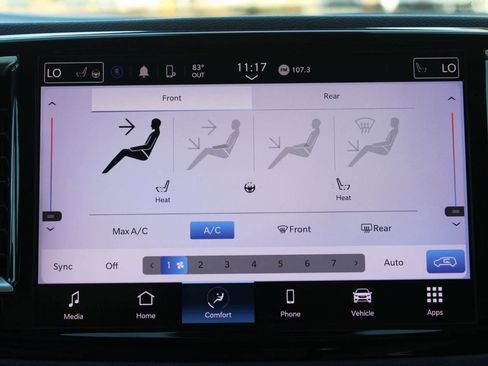 Used 2023 Chrysler Pacifica Touring-L FWD image 22