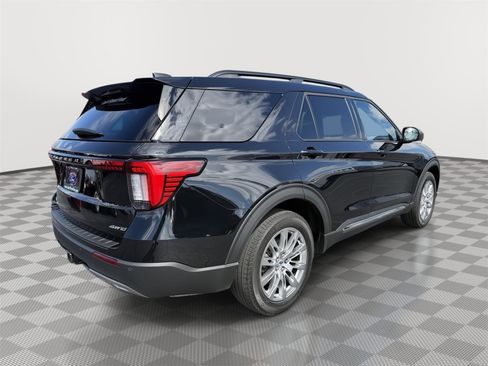 Certified 2025 Ford Explorer Active w/ Active Comfort Package image 3