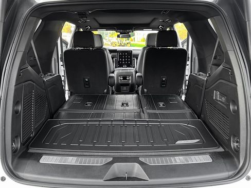 Used 2025 GMC Yukon Denali image 13