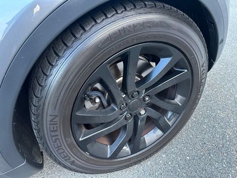 Used 2017 Land Rover Discovery HSE AWD/4WD image 21