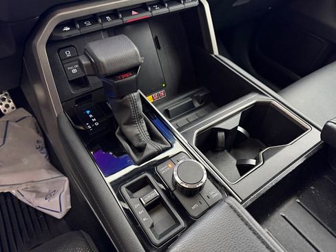 Used 2025 Toyota Tundra Limited image 19