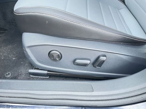 Used 2025 Volkswagen Jetta SE image 23