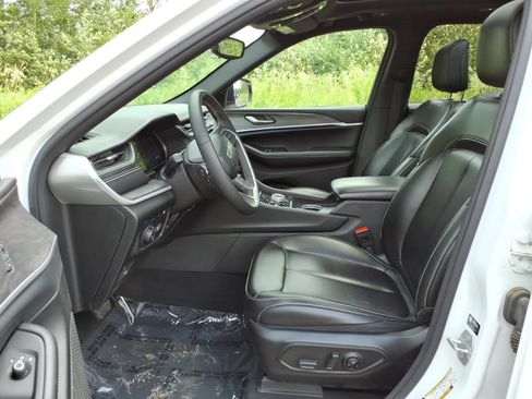 Used 2024 Jeep Grand Cherokee Limited 4xe AWD/4WD image 15