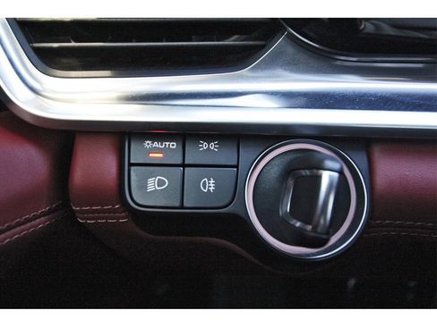 Used 2022 Porsche Panamera 4 image 24