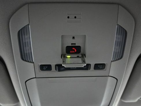 Used 2021 Toyota Highlander LE image 31