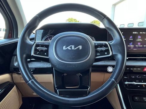 Used 2024 Kia Carnival EX FWD image 11