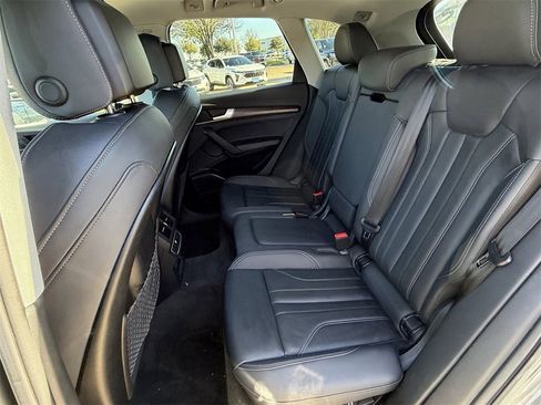 Used 2023 Audi Q5 e Premium Plus w/ Premium Plus Package image 28