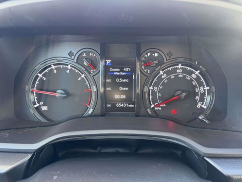 Certified 2022 Toyota 4Runner SR5 Premium image 29