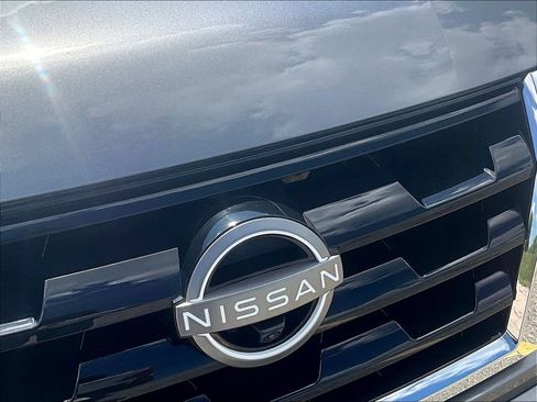 Used 2024 Nissan Armada SL w/ Captain's Chairs Package AWD/4WD image 35
