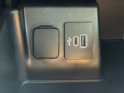 Certified 2025 Ford Explorer ST-Line w/ Premium Package image 21