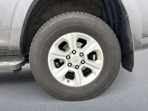 Used 2017 Toyota 4Runner SR5 Premium image 26