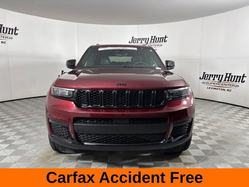 Used 2023 Jeep Grand Cherokee L Laredo RWD image 3