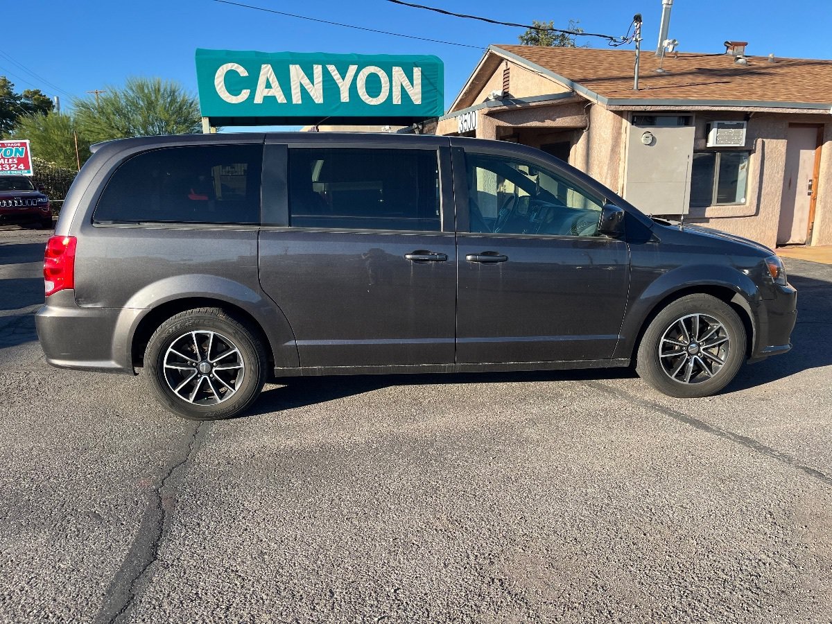 Used 2019 Dodge Grand Caravan GT FWD image 2