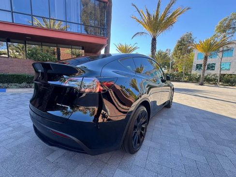 Used 2023 Tesla Model Y Long Range AWD/4WD image 5
