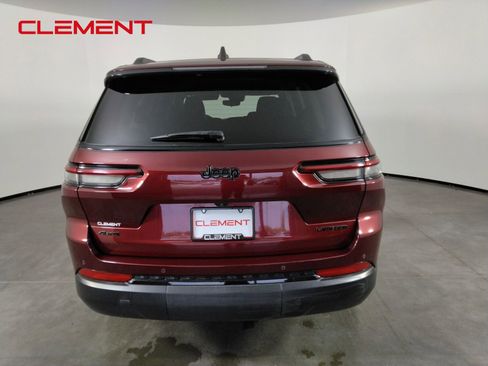 Used 2024 Jeep Grand Cherokee L Limited w/ Black Appearance Package AWD/4WD image 6