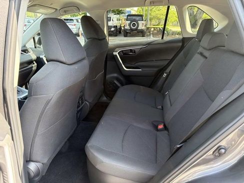 Used 2024 Toyota RAV4 LE AWD/4WD image 12
