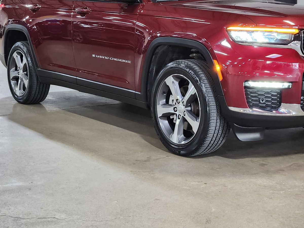 Used 2023 Jeep Grand Cherokee L Limited w/ Luxury Tech Group II RWD image 16