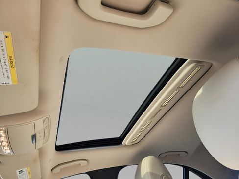 Used 2018 Mercedes-Benz E 300 image 6