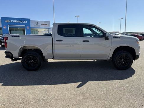 New 2026 Chevrolet Silverado 1500 Custom Trail Boss w/ Dark Appearance Package image 9