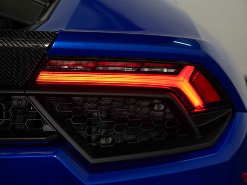 Used 2018 Lamborghini Huracan LP 580-2 image 19