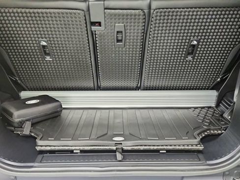 Used 2023 Land Rover Defender 110 75th Limited Edition image 15