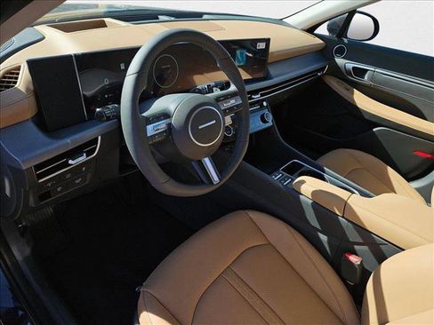 New 2025 Hyundai Sonata Limited image 3