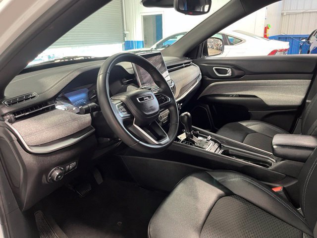 Used 2024 Jeep Compass Latitude AWD/4WD image 24