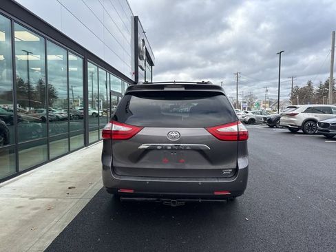 Used 2015 Toyota Sienna Limited Premium image 4
