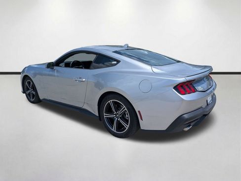 Used 2025 Ford Mustang Premium RWD image 6