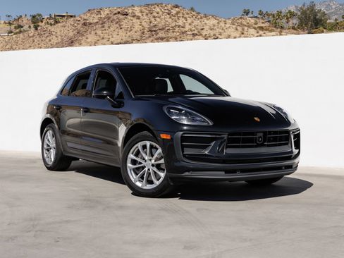Used 2023 Porsche Macan AWD/4WD image 9