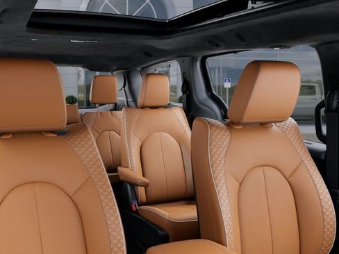 New 2026 Chrysler Pacifica Pinnacle image 26