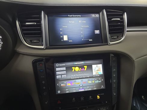 Certified 2023 INFINITI QX50 Luxe image 20