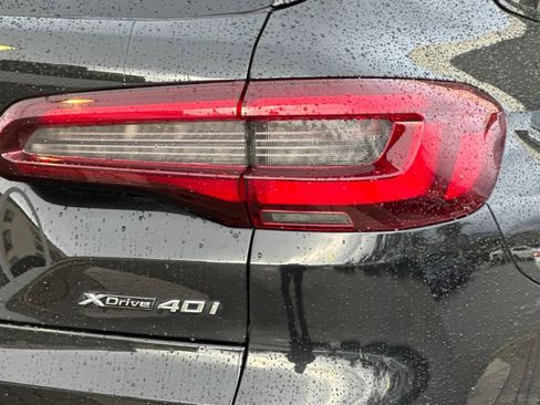 Used 2022 BMW X5 xDrive40i w/ M Sport Package image 32