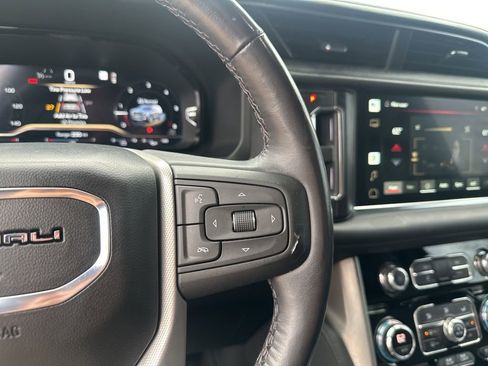 Used 2022 GMC Yukon Denali image 32